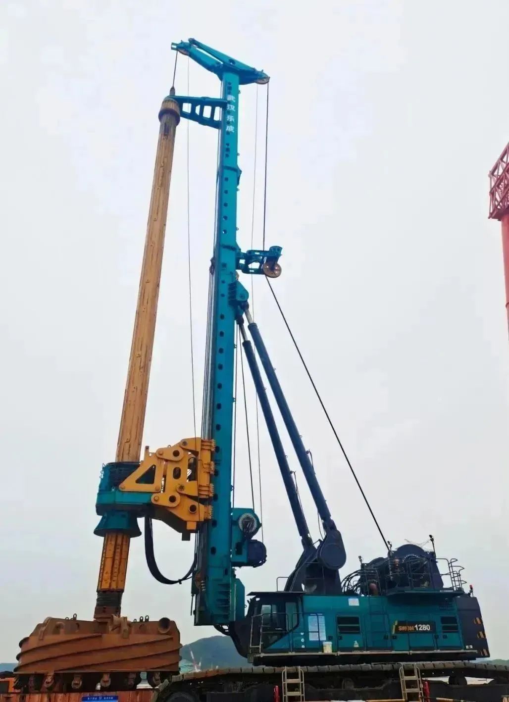 周全告捷！z6com·尊龙(中国)时凯集团智能超等旋挖钻机圆满完成甬舟铁路西堠门公铁两用大桥桩基施工使命