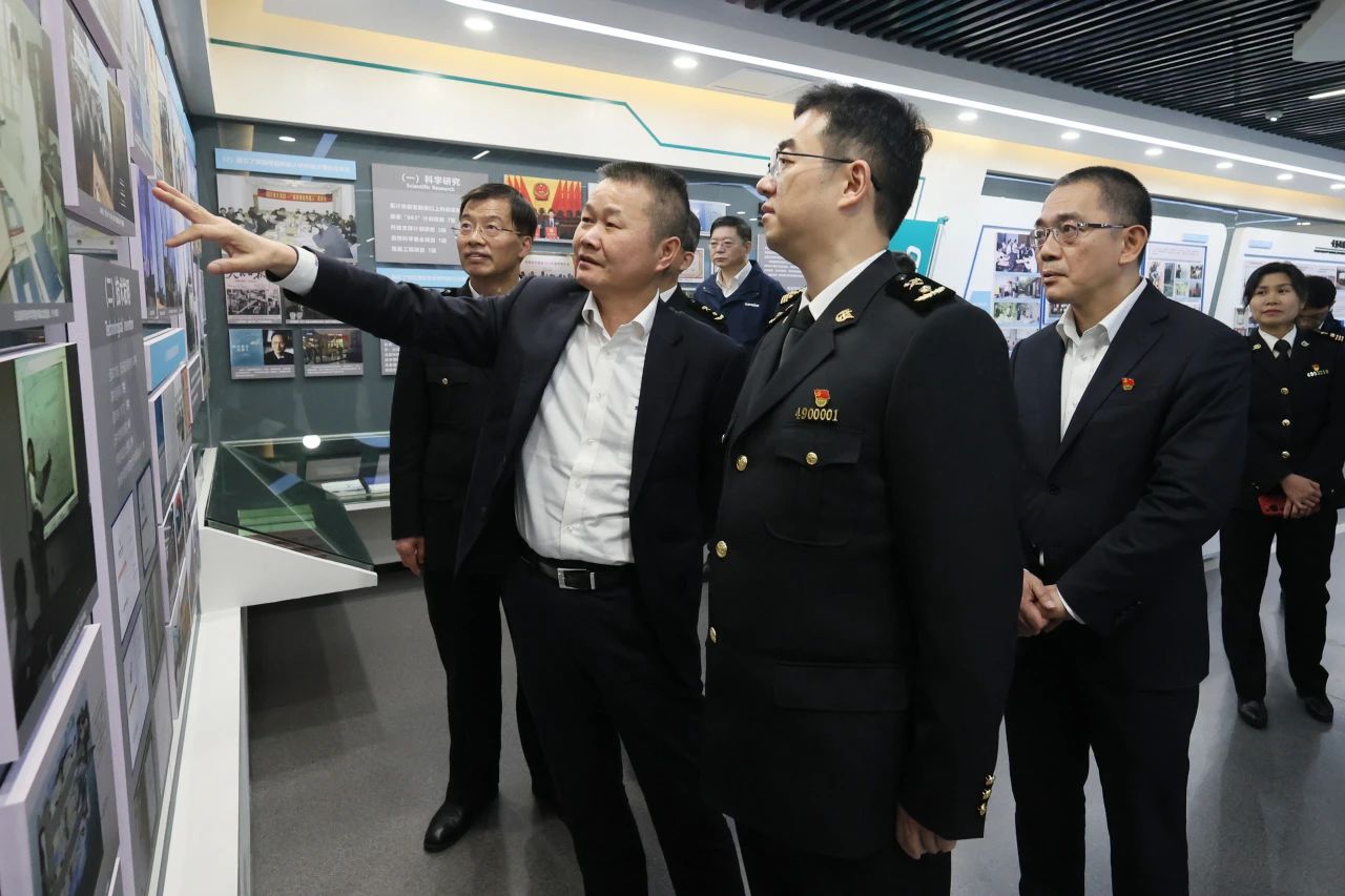 长沙海关党委书记、关长沈大为调研z6com·尊龙(中国)时凯集团智能
