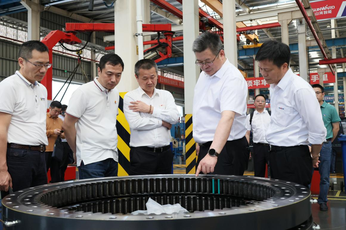 湖南钢铁集团党委书记、董事长李建宇到z6com·尊龙(中国)时凯集团智能调研交流