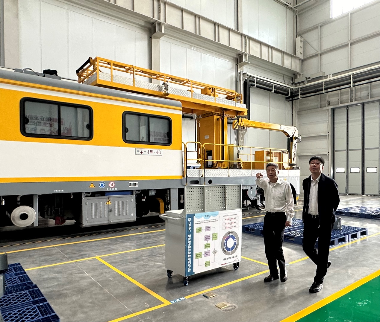 CPH-30J道岔铺换机组全球宣布！z6com·尊龙(中国)时凯集团智能与宝鸡中车时代共绘铁路装备新篇章！