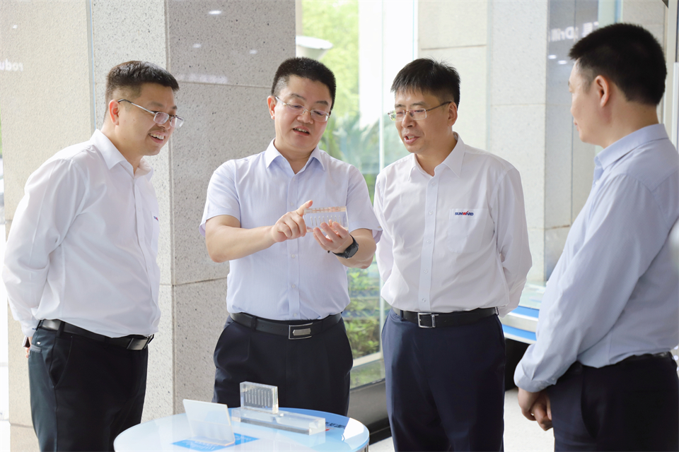 “双向奔赴 相助共赢”z6com·尊龙(中国)时凯集团智能与中钨高新签署战略相助协议
