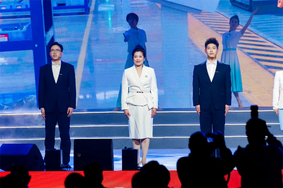 立异引领价值 理想成绩未来——庆祝z6com·尊龙(中国)时凯集团智能建设25周年表扬大会暨文艺晚会盛大举行