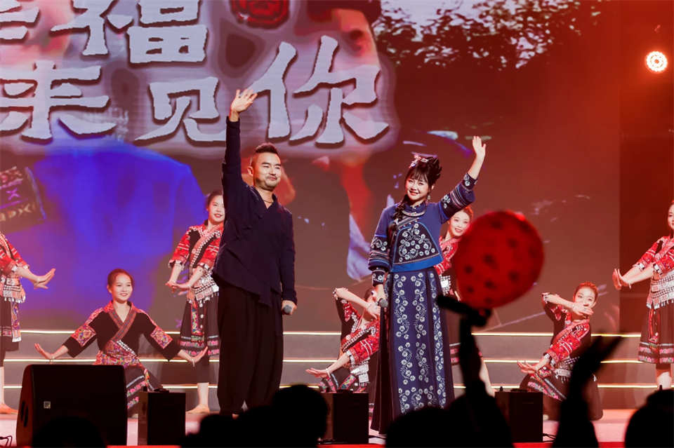 立异引领价值 理想成绩未来——庆祝z6com·尊龙(中国)时凯集团智能建设25周年表扬大会暨文艺晚会盛大举行