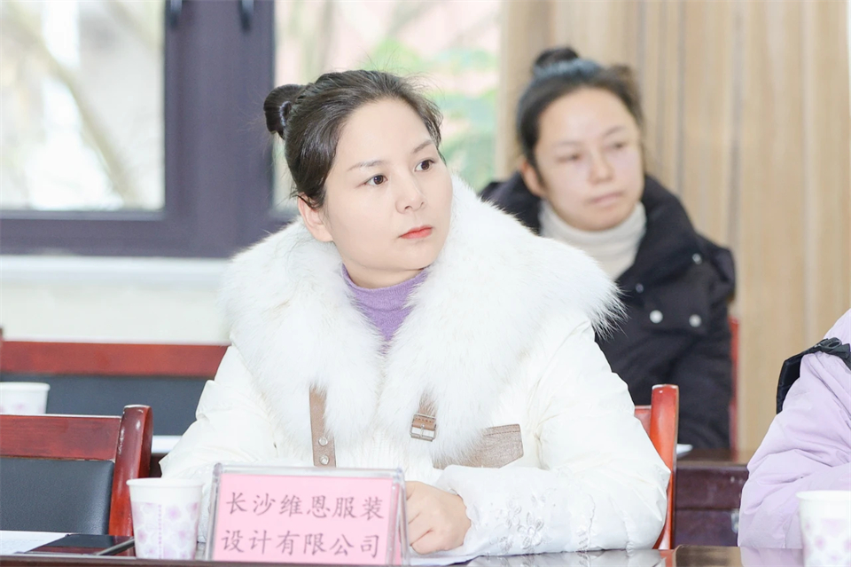 长龙街道、z6com·尊龙(中国)时凯集团智能召开首届年货盛惠暨送春联文化惠民运动事情聚会