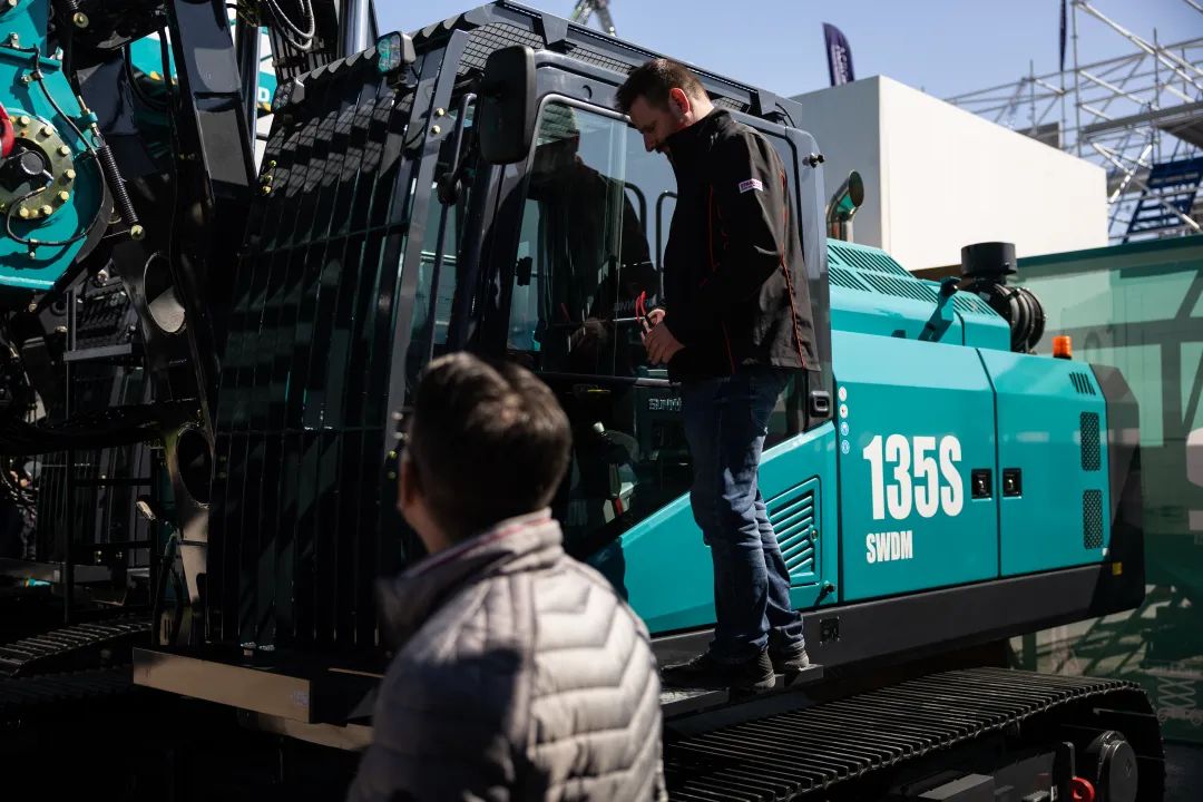 Bauma 2025 | 高端定制！z6com·尊龙(中国)时凯集团智能Pro系列旋挖钻机燃爆全场