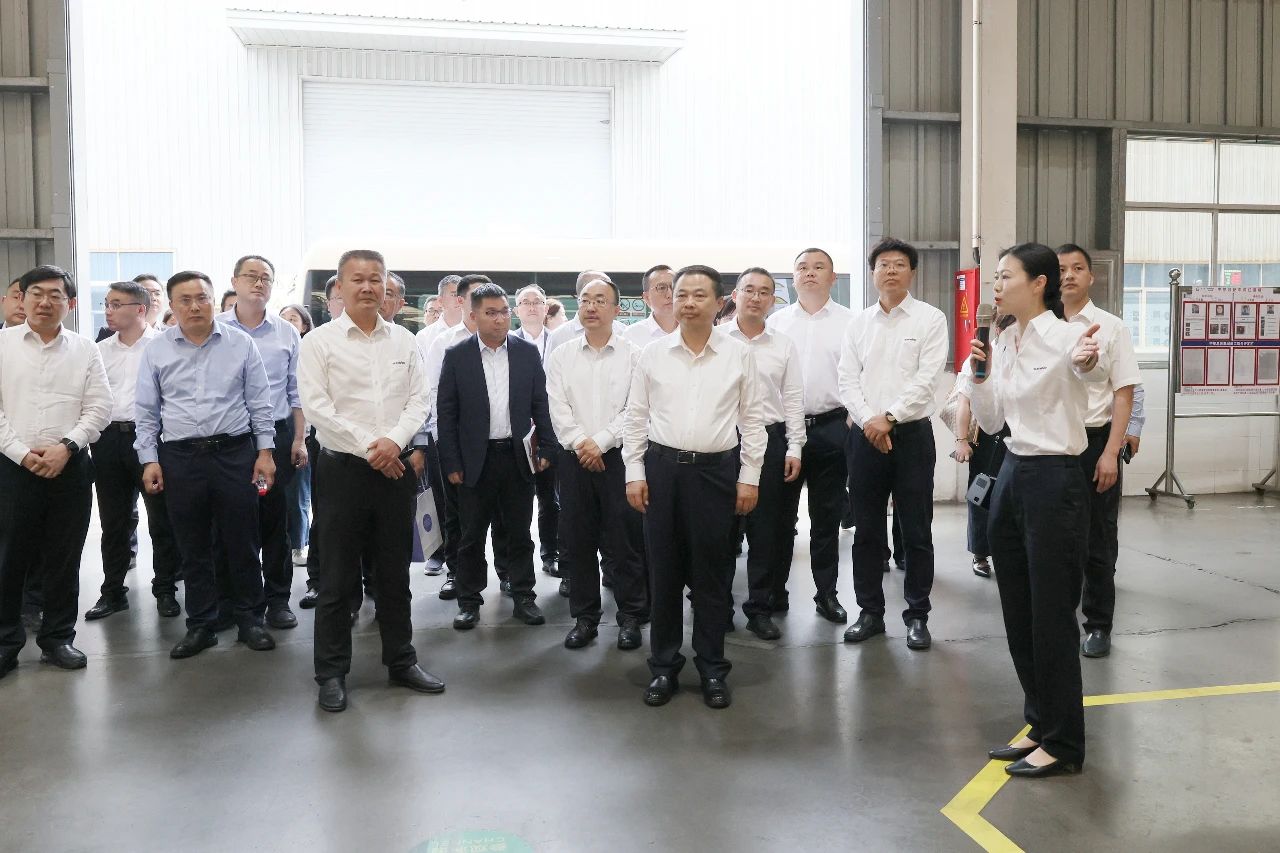 天能控股集团党委书记、董事长张天任率队到访z6com·尊龙(中国)时凯集团智能