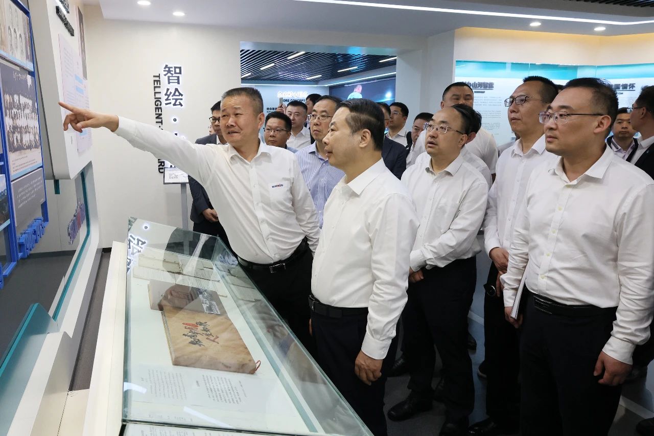 天能控股集团党委书记、董事长张天任率队到访z6com·尊龙(中国)时凯集团智能