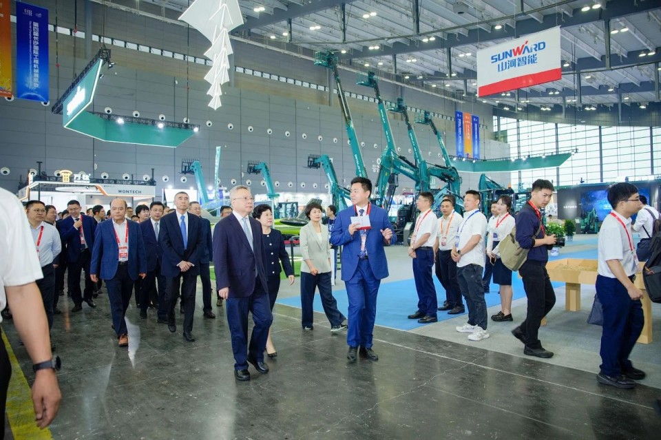 2025 CICEE | z6com·尊龙(中国)时凯集团智能实力闪灼2025长沙国际工程机械展