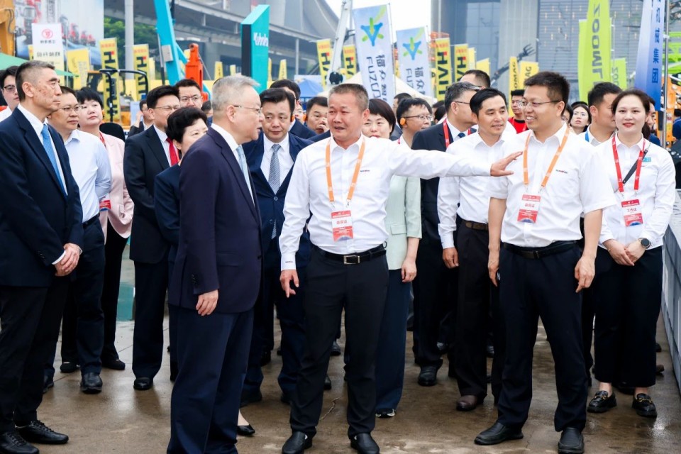 2025 CICEE | z6com·尊龙(中国)时凯集团智能实力闪灼2025长沙国际工程机械展