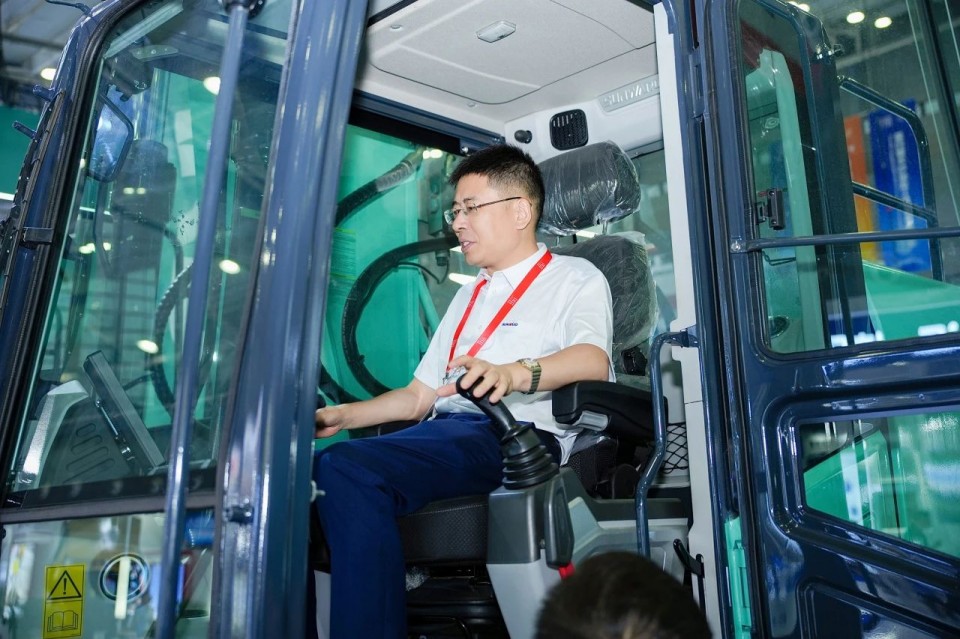 2025 CICEE | z6com·尊龙(中国)时凯集团智能实力闪灼2025长沙国际工程机械展