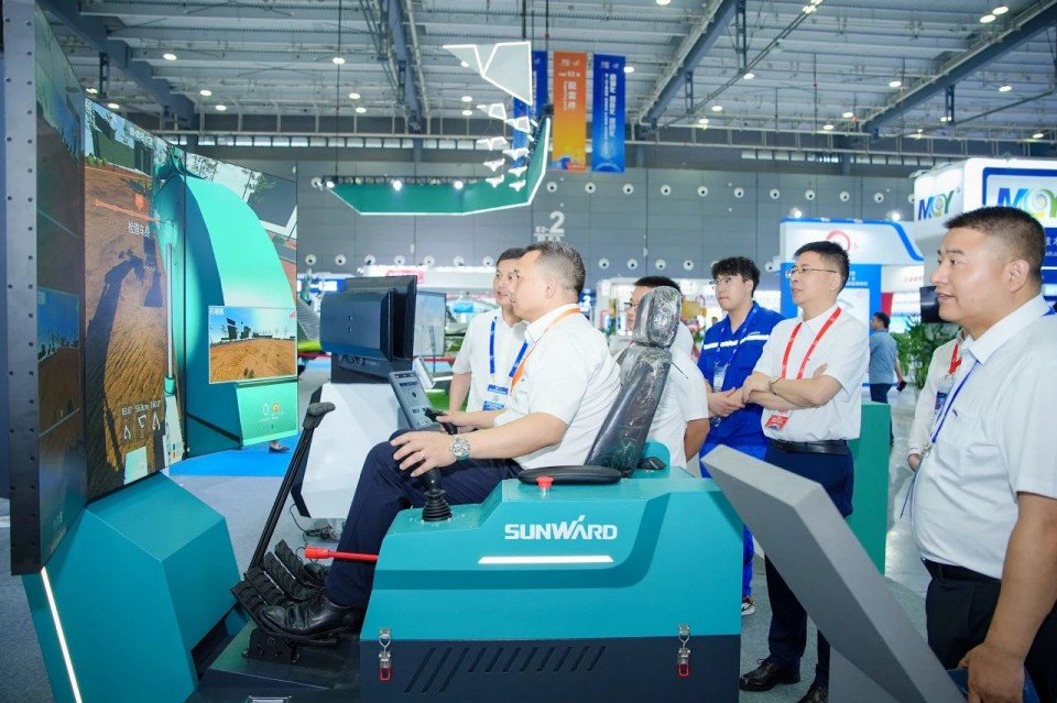 2025 CICEE | z6com·尊龙(中国)时凯集团智能实力闪灼2025长沙国际工程机械展