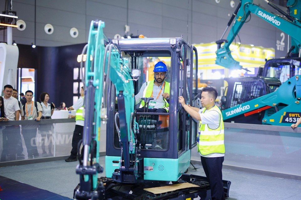 2025 CICEE | z6com·尊龙(中国)时凯集团智能实力闪灼2025长沙国际工程机械展