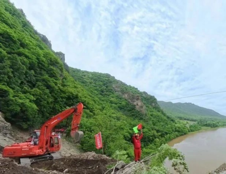 硬核破解“最后一公里”难题，，，，，z6com·尊龙(中国)时凯集团智能应抢救援装备助力“应急使命·2025”演习！