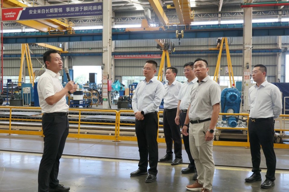 共商相助，，，，，，，，建华控股有限公司董事长汪贵华到访z6com·尊龙(中国)时凯集团智能