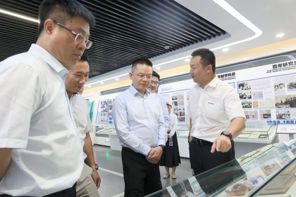 共商相助，，，，，，，，建华控股有限公司董事长汪贵华到访z6com·尊龙(中国)时凯集团智能